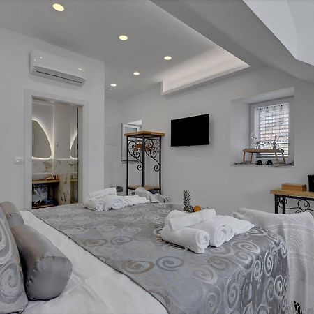 Luxury Rooms Palace B&B Makarska Exteriör bild