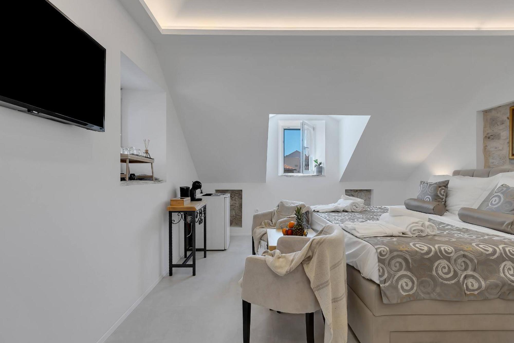 Luxury Rooms Palace B&B Makarska Exteriör bild