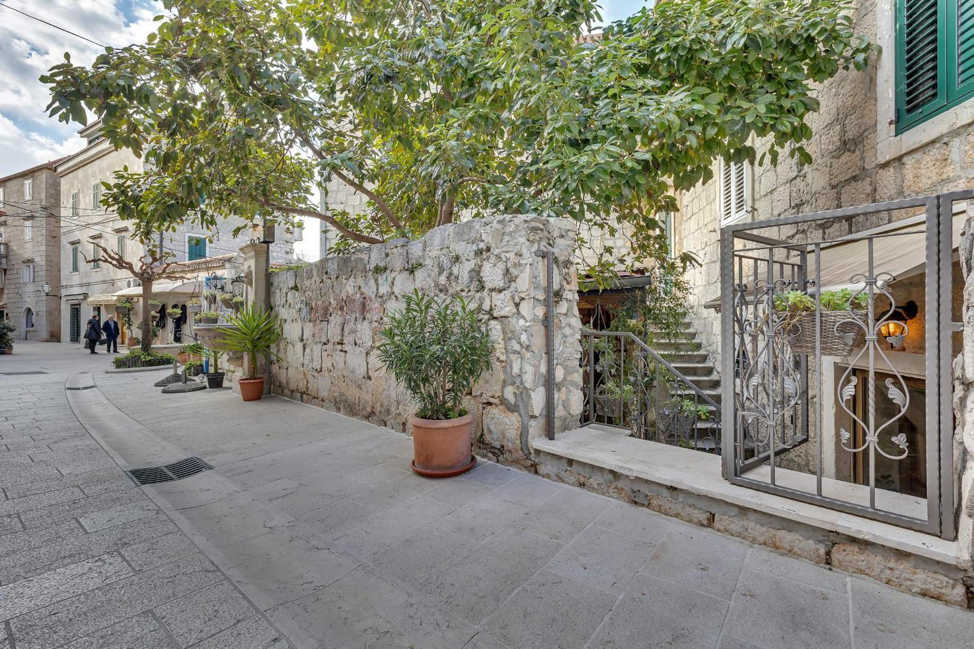 Luxury Rooms Palace B&B Makarska Exteriör bild