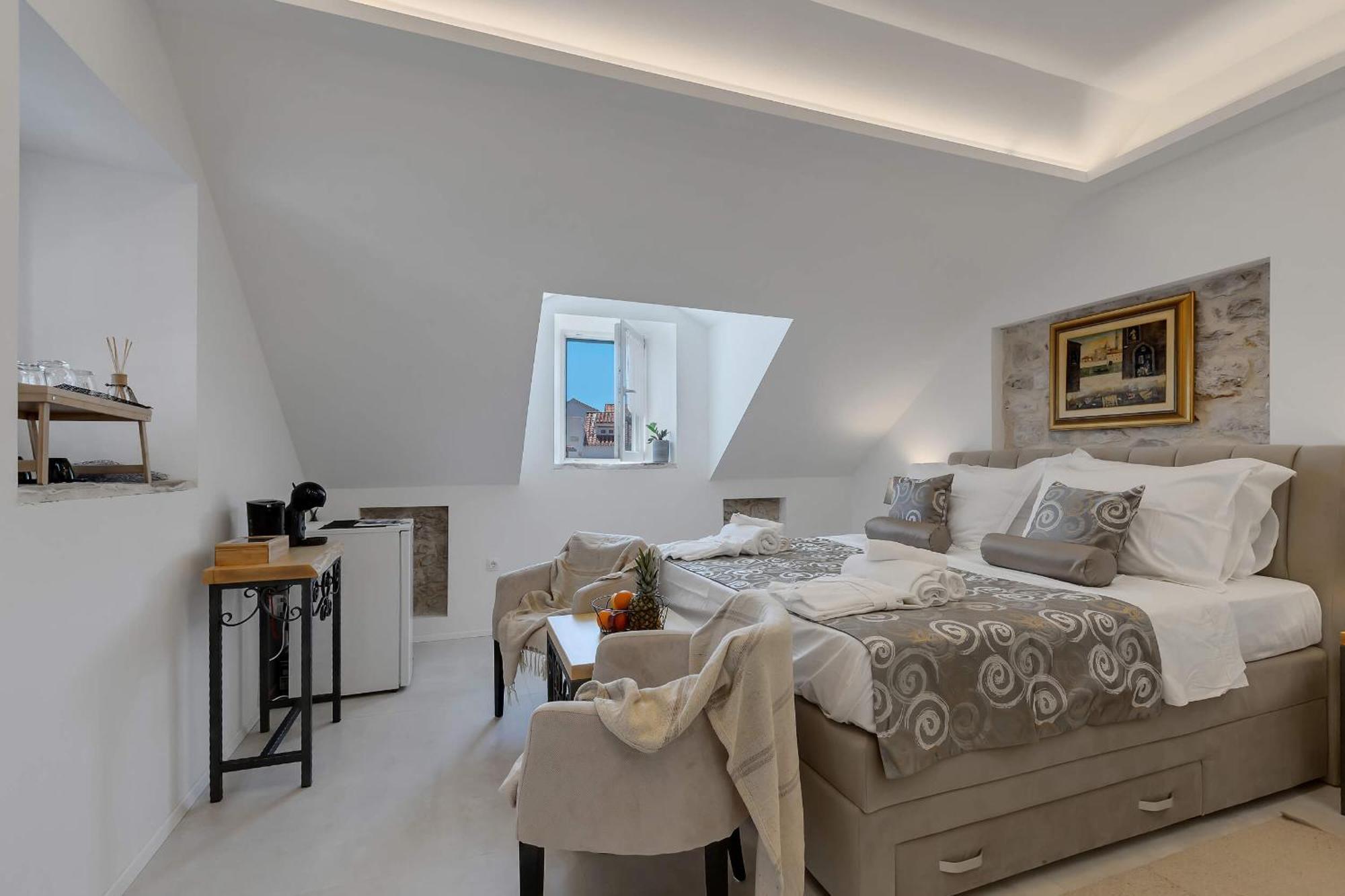 Luxury Rooms Palace B&B Makarska Exteriör bild