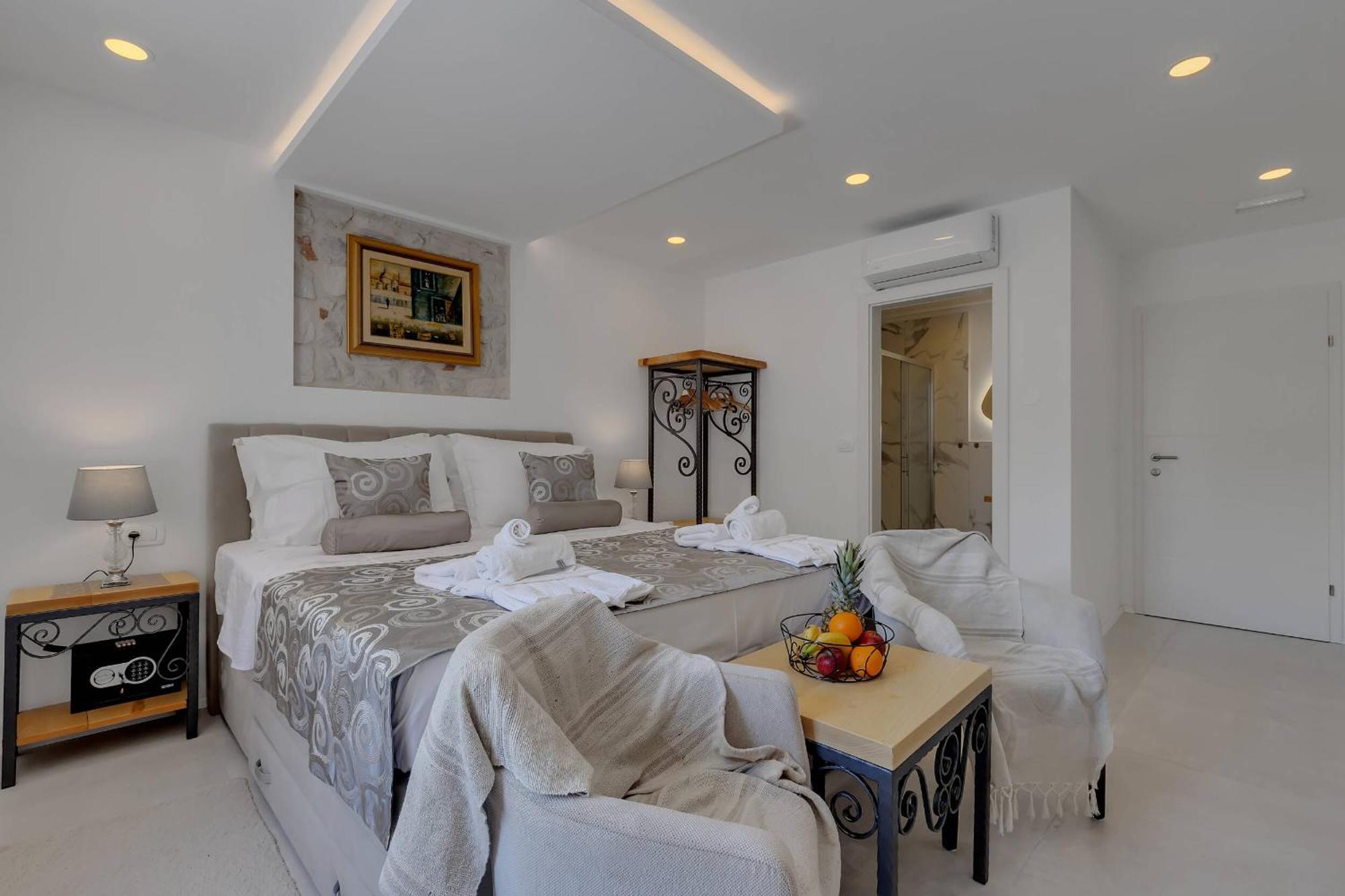Luxury Rooms Palace B&B Makarska Exteriör bild