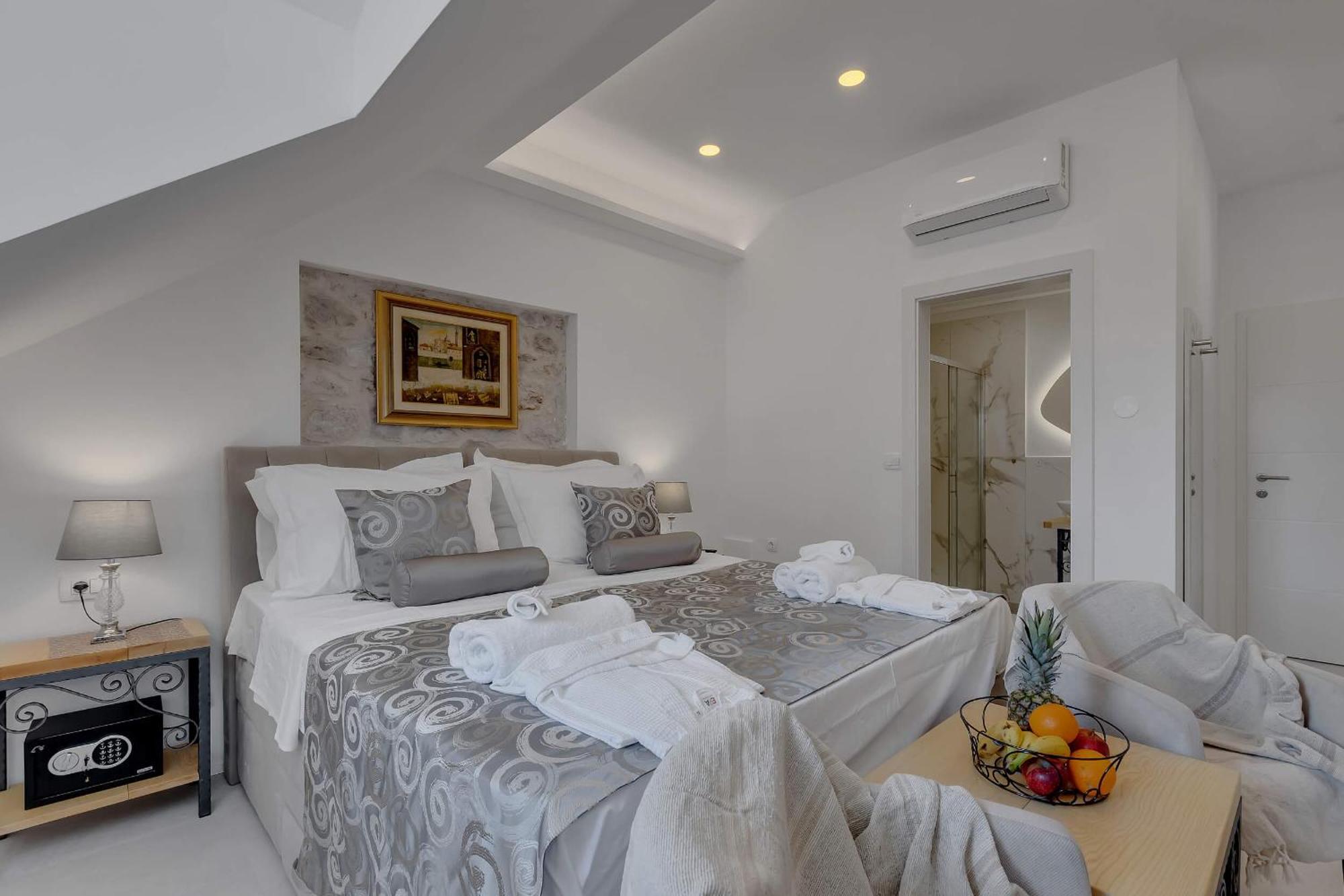Luxury Rooms Palace B&B Makarska Exteriör bild
