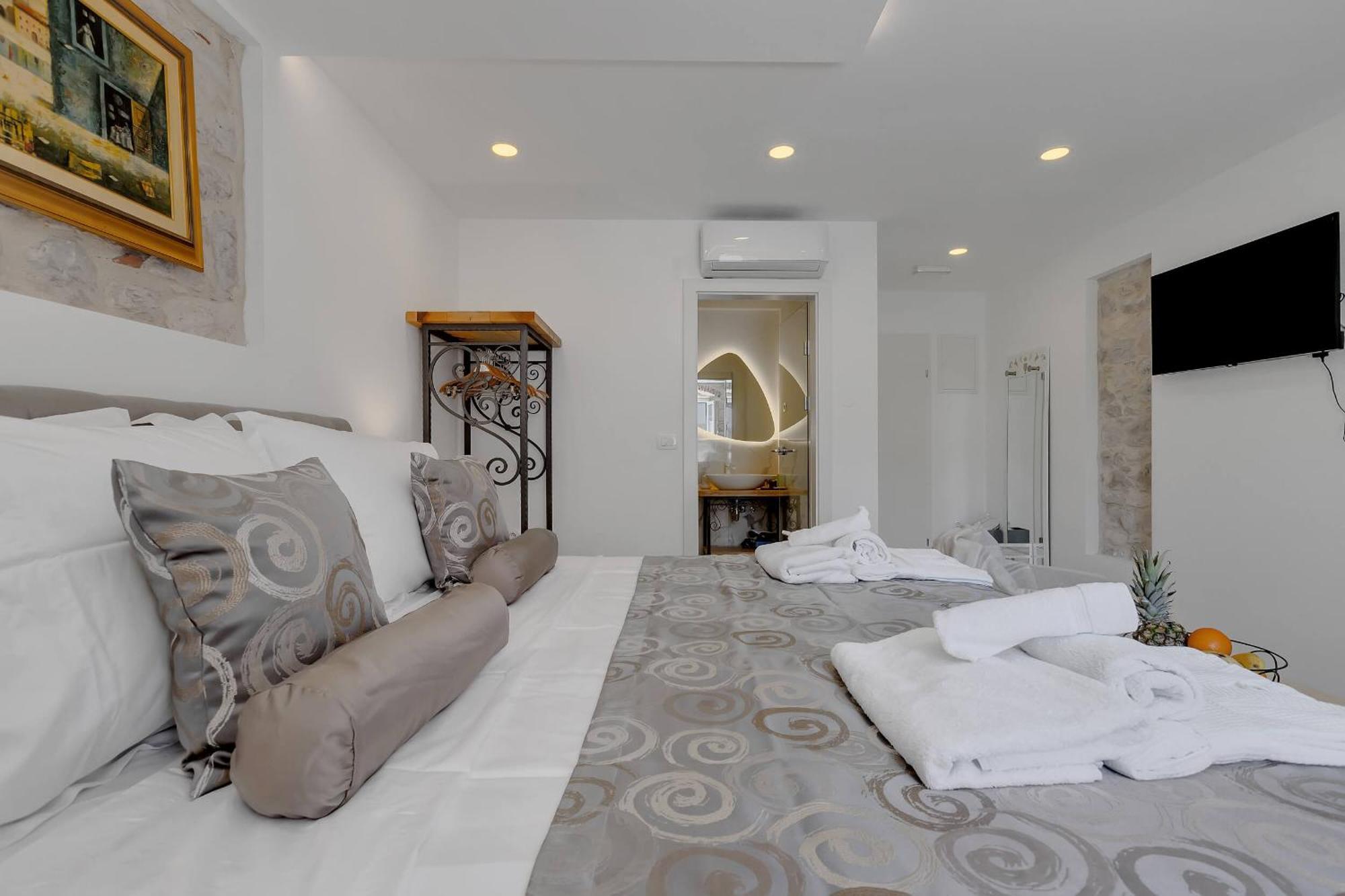 Luxury Rooms Palace B&B Makarska Exteriör bild