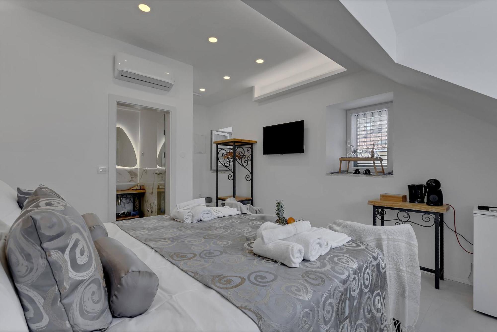 Luxury Rooms Palace B&B Makarska Exteriör bild