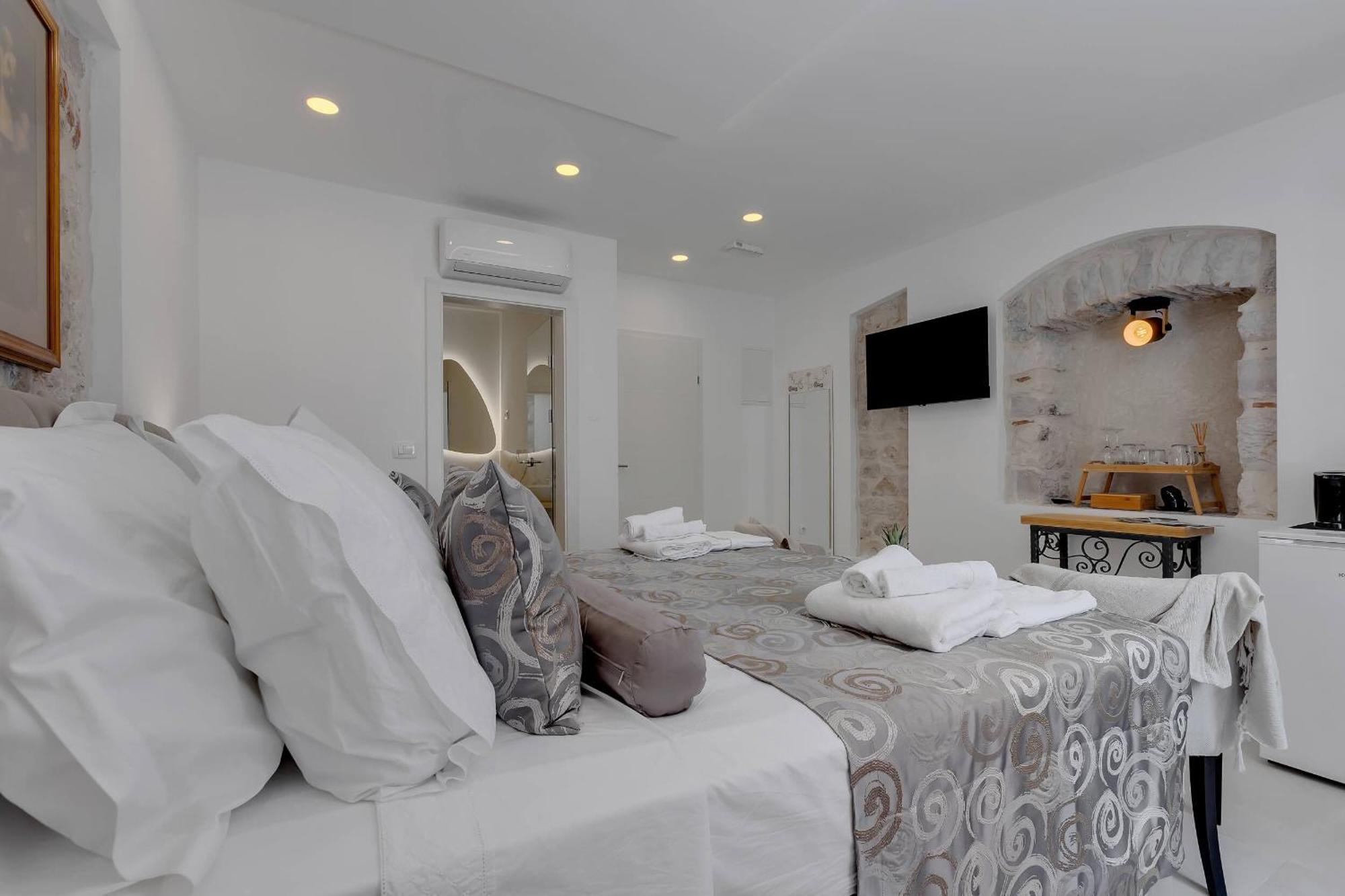 Luxury Rooms Palace B&B Makarska Exteriör bild