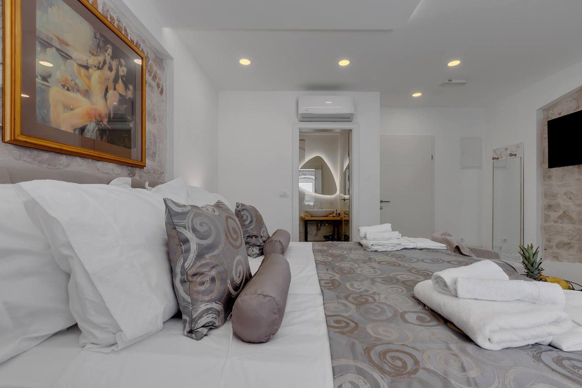 Luxury Rooms Palace B&B Makarska Exteriör bild