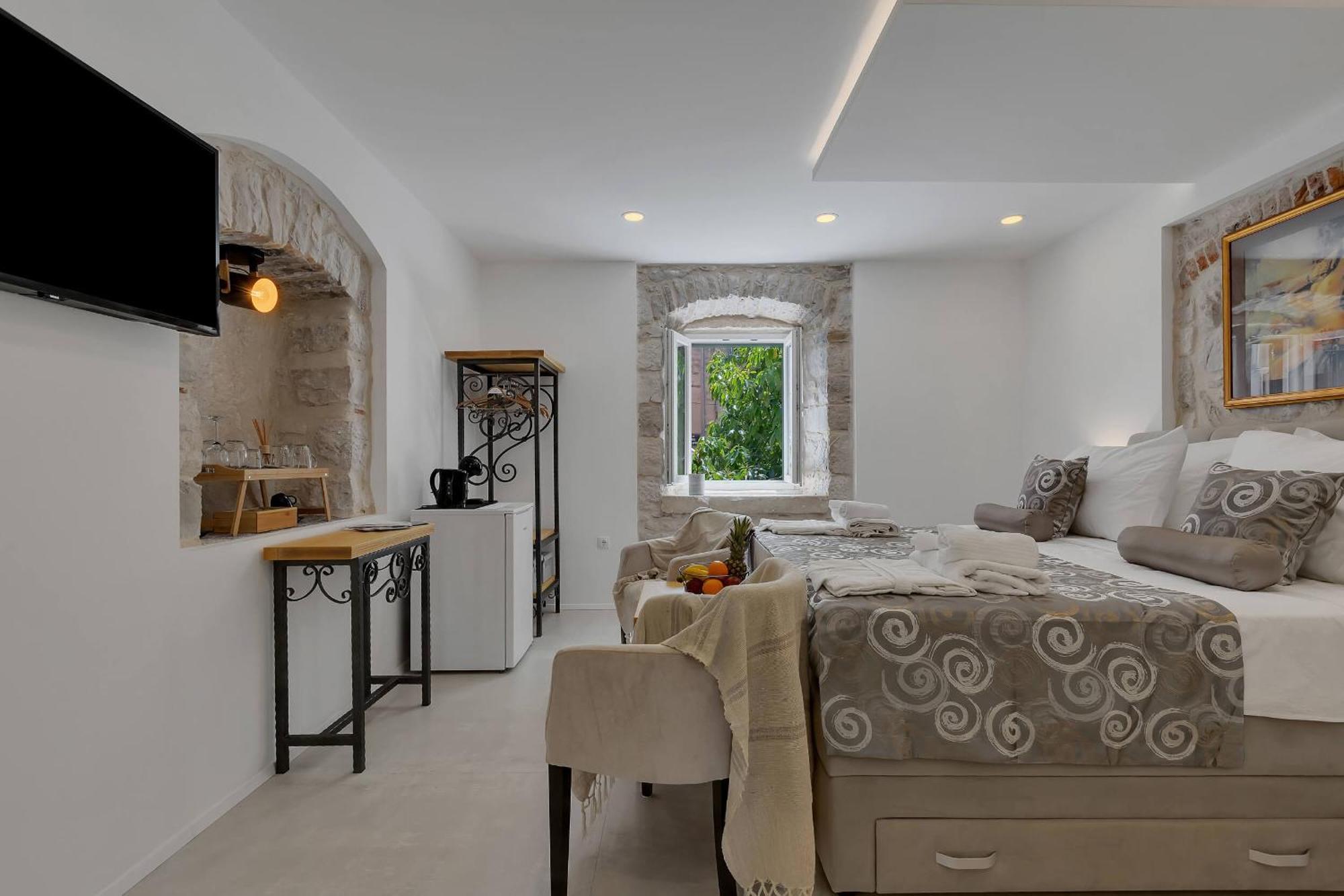 Luxury Rooms Palace B&B Makarska Exteriör bild