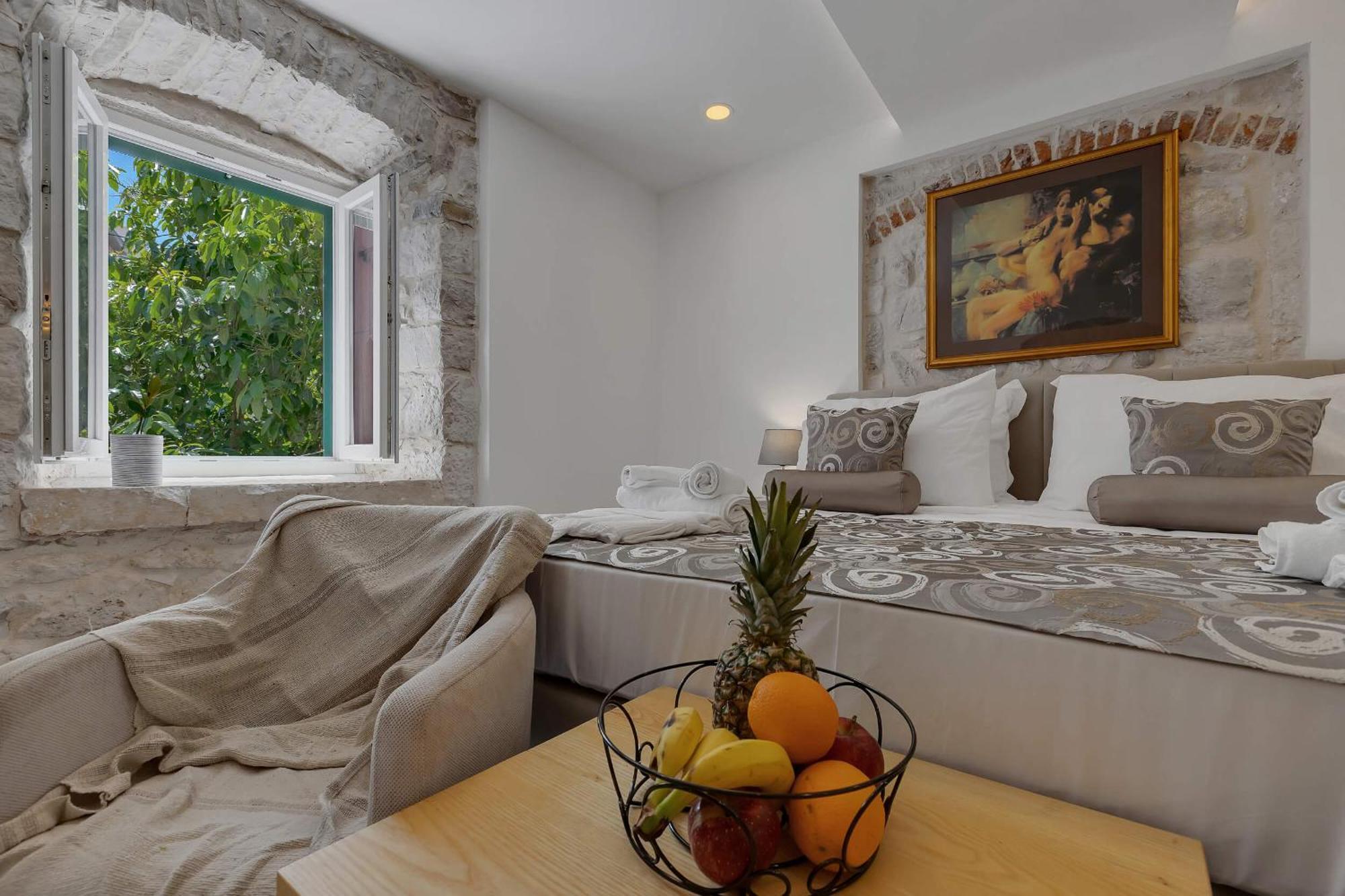 Luxury Rooms Palace B&B Makarska Exteriör bild